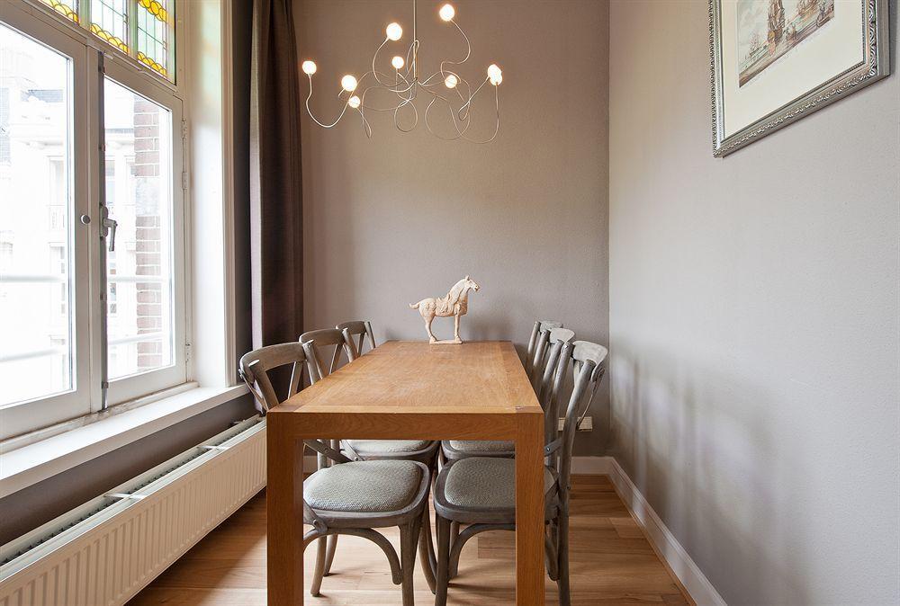 Leidseplein Hostal *